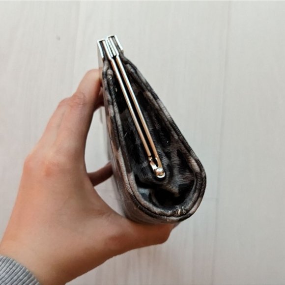 Aldo Clutch with Silver Hardware - Picture 3 of 4